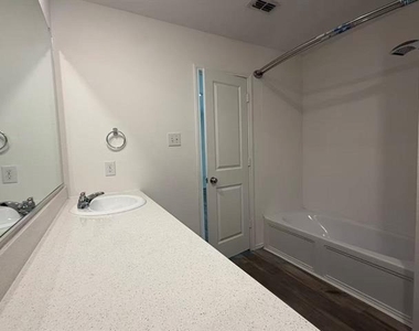 405 Lauren Brooke Drive - Photo Thumbnail 21