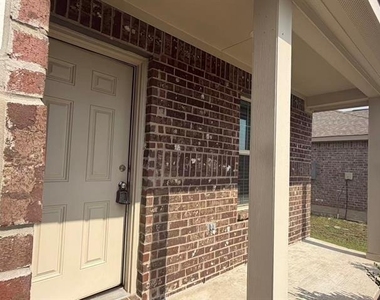 405 Lauren Brooke Drive - Photo Thumbnail 3