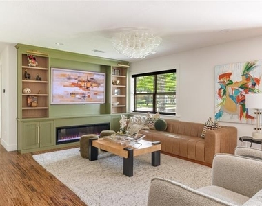9831 Lakemont Drive - Photo Thumbnail 10