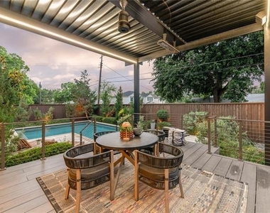 9831 Lakemont Drive - Photo Thumbnail 2