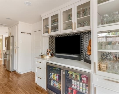 9831 Lakemont Drive - Photo Thumbnail 8