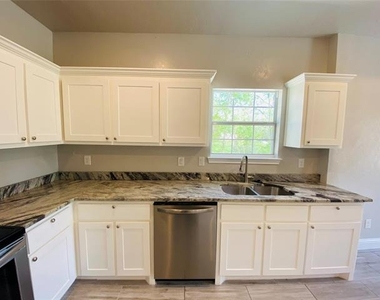 4102 Gordon Street - Photo Thumbnail 5