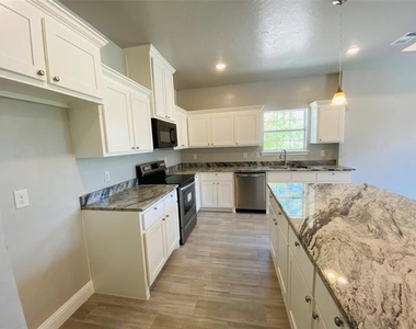 4102 Gordon Street - Photo Thumbnail 3