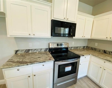 4102 Gordon Street - Photo Thumbnail 4