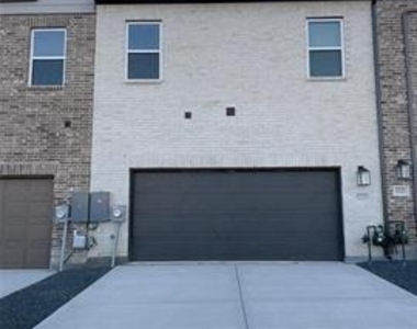 2233 Adena Springs Drive - Photo Thumbnail 36
