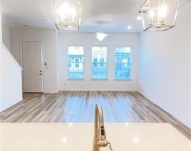 2233 Adena Springs Drive - Photo Thumbnail 24