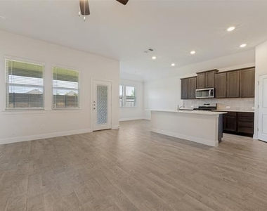 11000 Ranchera Drive - Photo Thumbnail 8