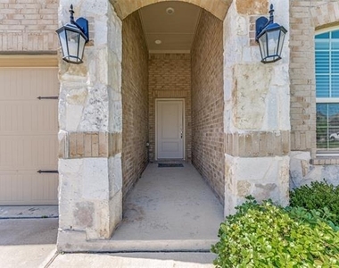11000 Ranchera Drive - Photo Thumbnail 3