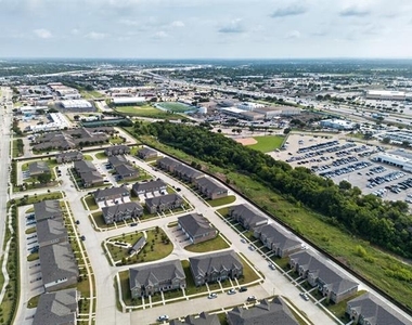 2921 Mare Drive - Photo Thumbnail 35
