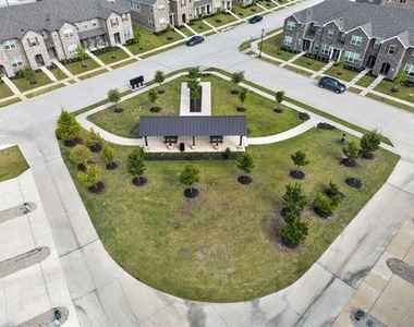 2921 Mare Drive - Photo Thumbnail 32
