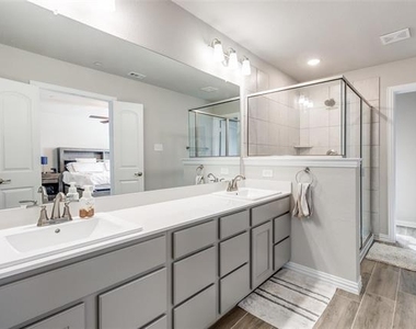 2921 Mare Drive - Photo Thumbnail 15