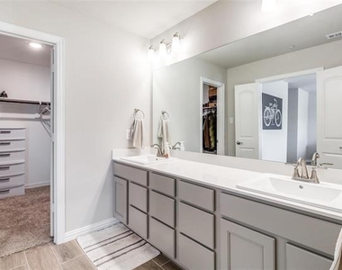 2921 Mare Drive - Photo Thumbnail 16