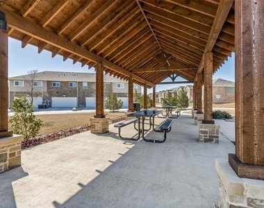 2921 Mare Drive - Photo Thumbnail 22