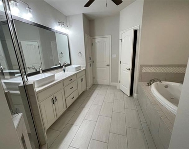 319 Tinker Trail - Photo Thumbnail 4