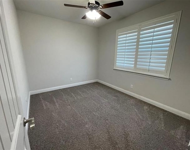 319 Tinker Trail - Photo Thumbnail 15