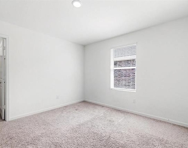 1803 Chapel Hill Road - Photo Thumbnail 12