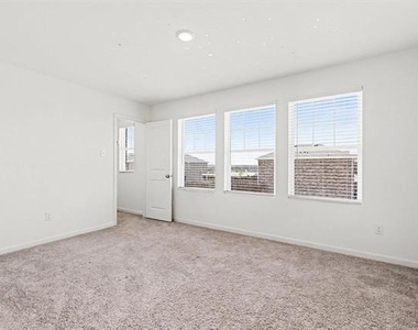 1803 Chapel Hill Road - Photo Thumbnail 14