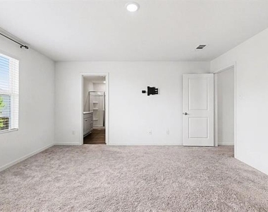 1803 Chapel Hill Road - Photo Thumbnail 5