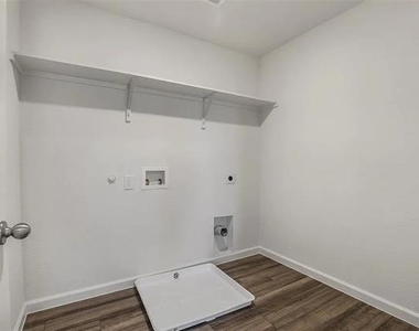 1803 Chapel Hill Road - Photo Thumbnail 15