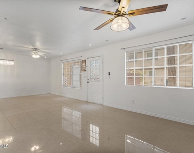 625 S Westwood Street - Photo Thumbnail 3