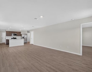 1128 Southfield Drive - Photo Thumbnail 3