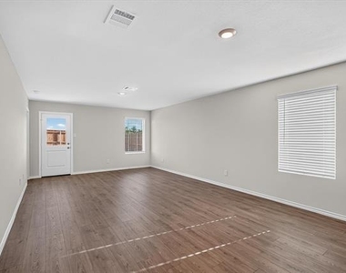 1128 Southfield Drive - Photo Thumbnail 1