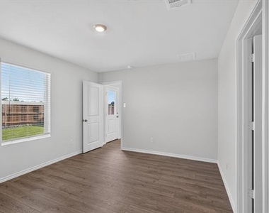 1128 Southfield Drive - Photo Thumbnail 14