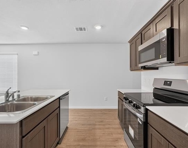 1128 Southfield Drive - Photo Thumbnail 9