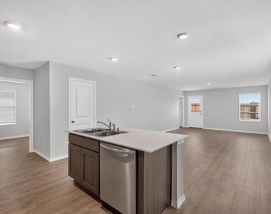 1128 Southfield Drive - Photo Thumbnail 7