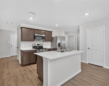 1128 Southfield Drive - Photo Thumbnail 5