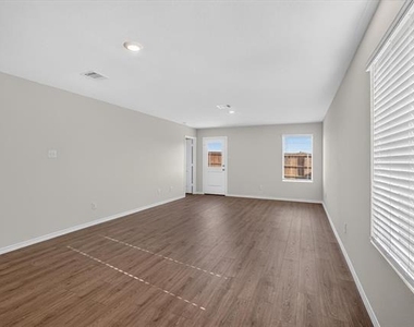 1128 Southfield Drive - Photo Thumbnail 10