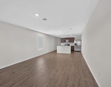 1128 Southfield Drive - Photo Thumbnail 2