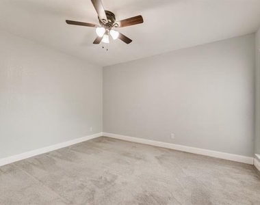 219 W Rochelle Road - Photo Thumbnail 25