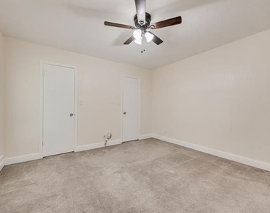 219 W Rochelle Road - Photo Thumbnail 19