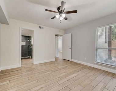 219 W Rochelle Road - Photo Thumbnail 14