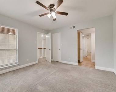 219 W Rochelle Road - Photo Thumbnail 24