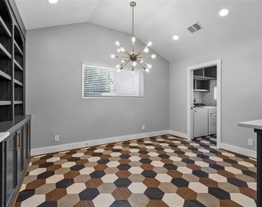 3211 Lawnview Avenue - Photo Thumbnail 13