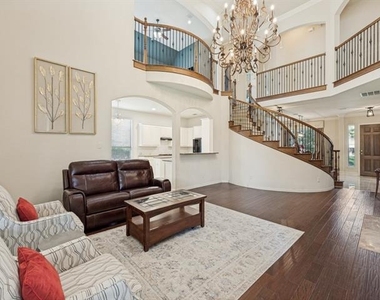 8723 Sherwood Drive - Photo Thumbnail 10