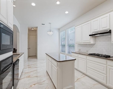 8723 Sherwood Drive - Photo Thumbnail 14