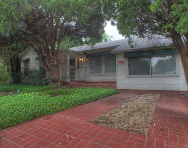 409 Jagoe Street - Photo Thumbnail 1