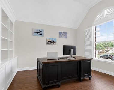 4730 Hampshire Drive - Photo Thumbnail 2