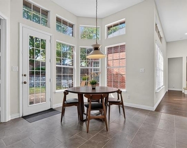 4730 Hampshire Drive - Photo Thumbnail 7