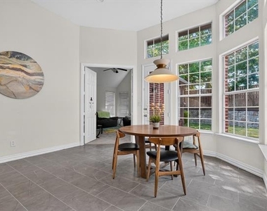 4730 Hampshire Drive - Photo Thumbnail 6