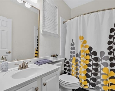 4730 Hampshire Drive - Photo Thumbnail 21