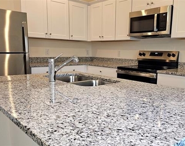 601 Cherry Creek Lane - Photo Thumbnail 5