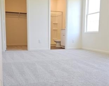 601 Cherry Creek Lane - Photo Thumbnail 12