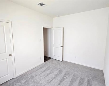 601 Cherry Creek Lane - Photo Thumbnail 15