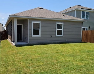 601 Cherry Creek Lane - Photo Thumbnail 7