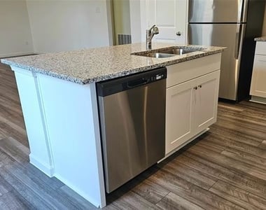 601 Cherry Creek Lane - Photo Thumbnail 4