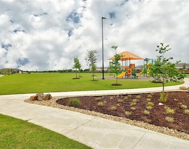 601 Cherry Creek Lane - Photo Thumbnail 22